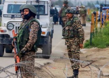 Jammu-Kashmir : सांबा में BSF की बड़ी कार्रवाई…घुसपैठ की कोशिश कर रहे 7 आतंकियों को किया ढेर