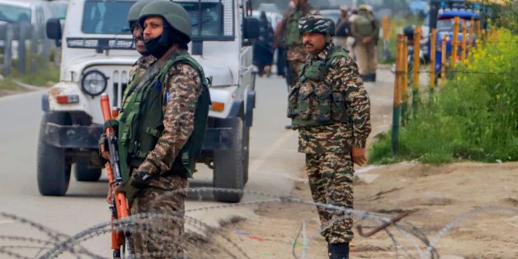 Jammu-Kashmir : सांबा में BSF की बड़ी कार्रवाई…घुसपैठ की कोशिश कर रहे 7 आतंकियों को किया ढेर