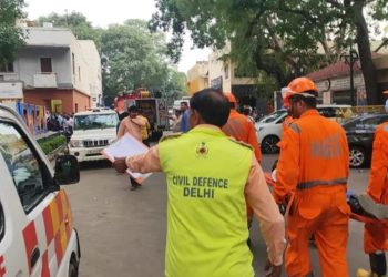 Delhi Mockdrill : दिल्ली की सड़कों पर गूंजेगी सायरन की आवाज….डीएम ने जारी की गाइडलाइन