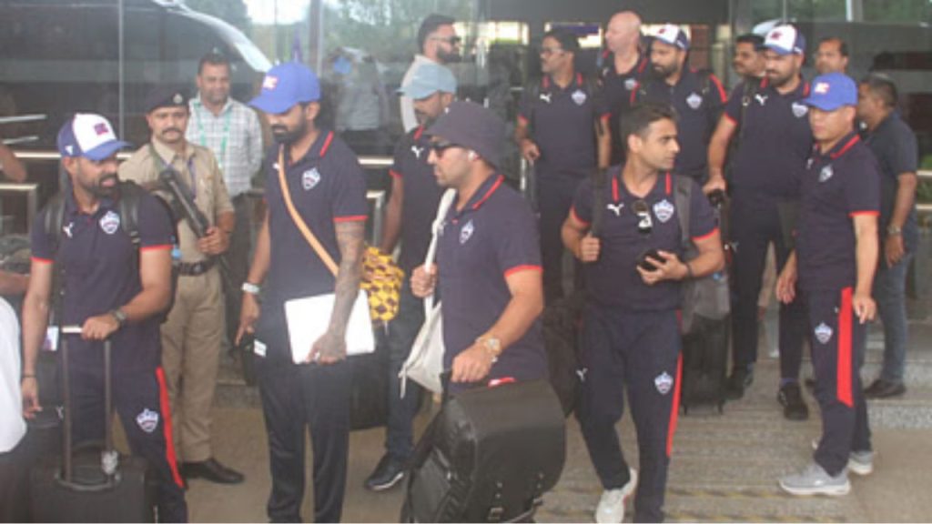 IPL Players Reached Safely : धर्मशाला से सुरक्षित लौटे पंजाब किंग्स और दिल्ली कैपिटल्स के खिलाड़ी….सरकार ने भेजी थी स्पेशल वंदे भारत ट्रेन