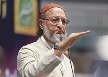 Asaduddin Owaisi: असदुद्दीन ओवैसी ने उधेड़ डाला पाकिस्तान..! बोले- “हुकूमत तो दूर तुम्हें…”