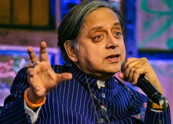 Shashi Tharoor on Ceasefire : “उसकी फितरत है मुकरने की…” सीजफायर पर पलटा पाकिस्तान तो शशि थरूर ने सुनाई खरी-खोटी
