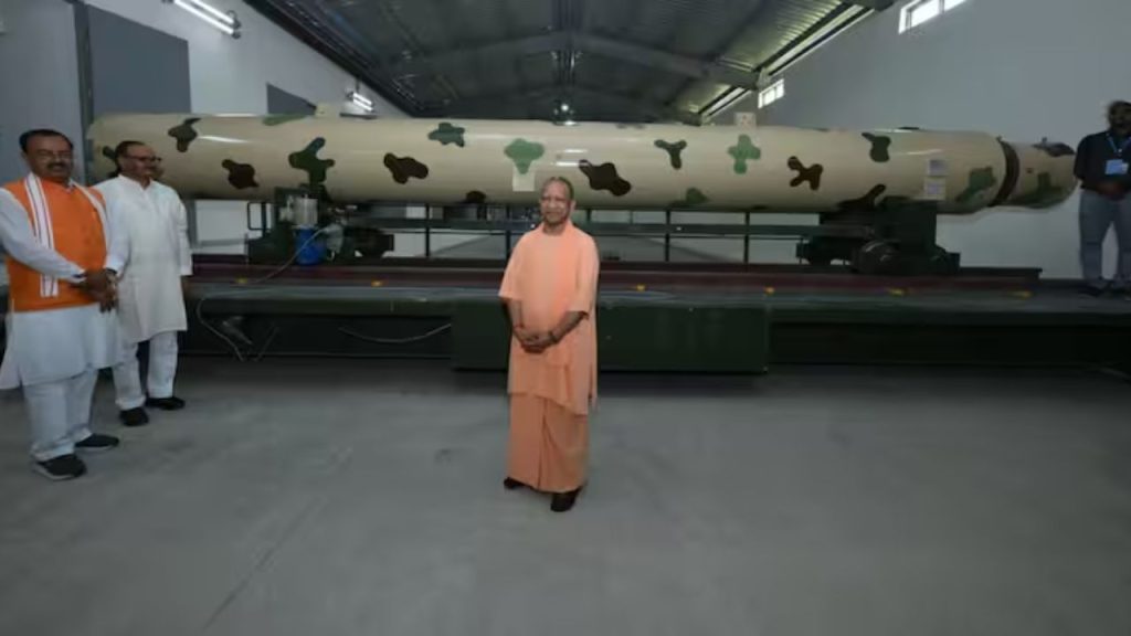 CM Yogi : मिसाइल यूनिट के उद्घाटन पर सीएम योगी बोले- ‘ब्रह्मोस की ताकत पाकिस्तान से पूछिए…”