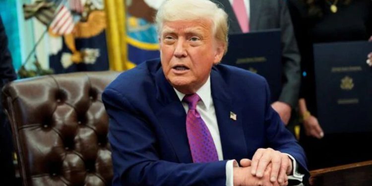 Drug Prices Cut: फार्मा कंपनियों पर ट्रंप का शिकंजा! अमेरिका में सस्ती होंगी दवाएं, कीमतों में होगा बड़ा बदलाव