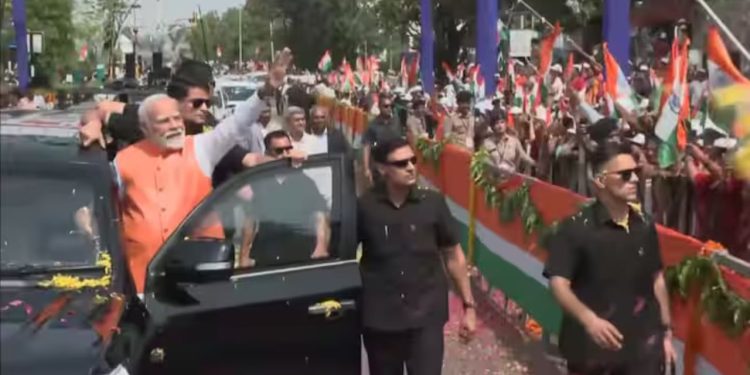 PM Modi: 2 दिन के गुजरात दौरे पर पीएम मोदी, रोड शो में दिखी ऑपरेशन सिंदूर की ताकत