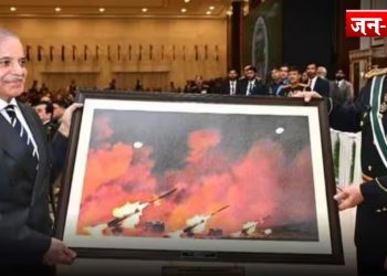 Pakistan Fake Propaganda: शहबाज की सरेआम उड़ाई खिल्ली! गलती से मुनीर को गिफ्ट कर दी चाइनीज रॉकेट फोर्स की तस्वीर