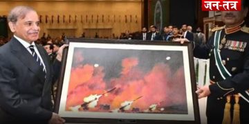 Pakistan Fake Propaganda: शहबाज की सरेआम उड़ाई खिल्ली! गलती से मुनीर को गिफ्ट कर दी चाइनीज रॉकेट फोर्स की तस्वीर