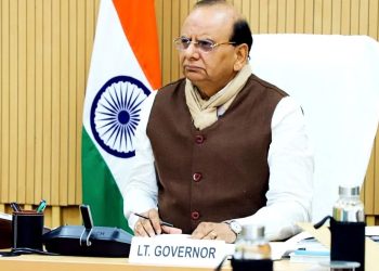 Delhi: दिल्ली में मंडरा रहा खतरा…LG विनय सक्सेना की अहम बैठक जारी
