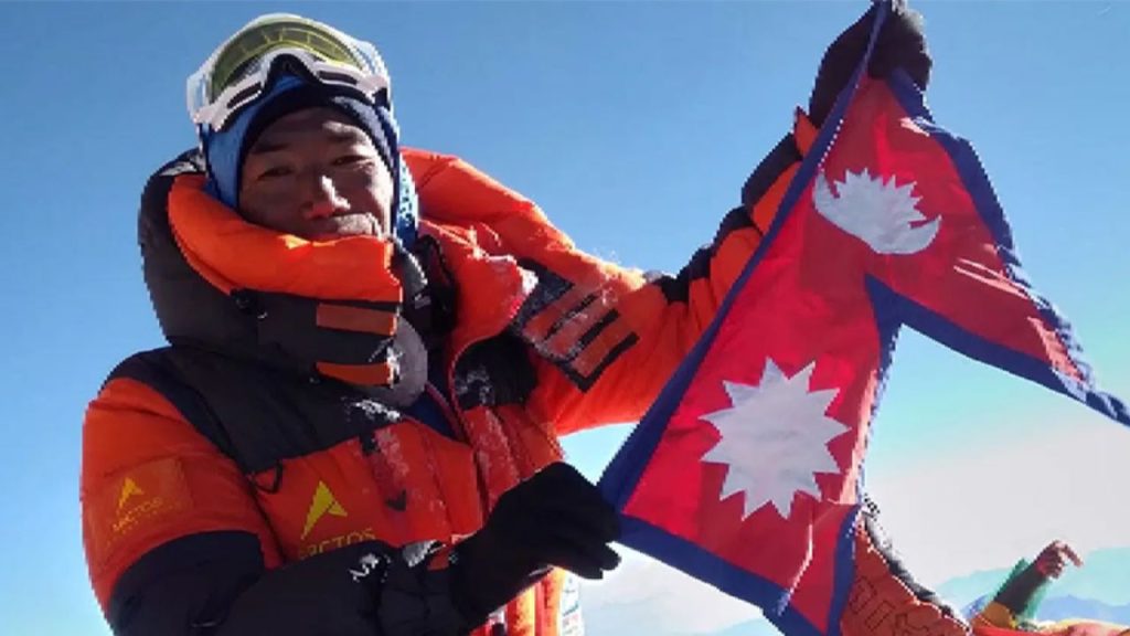 Nepali ‘Everest Man’ : ‘एवरेस्ट मैन’ ने रचा इतिहास…31वीं बार पहुंचे हिमालय की चोटी