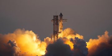 SpaceX Starship Launching: एलन मस्क का SpaceX हुआ फैल, धरती पर लौटते वक्त स्टारशिप हुआ क्रैश