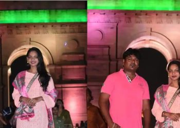 Monalisa in india gate : इंडिया गेट पर पोज देती नजर आईं वायरल गर्ल मोनालिसा, सोशल मीडिया पर छाई तस्वीरें 