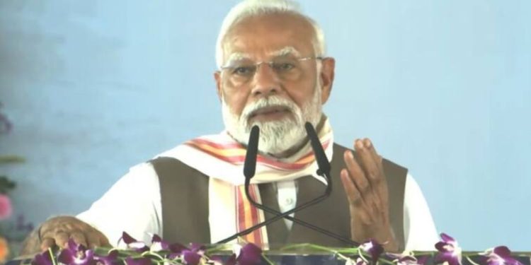PM Modi: “आतंकी ठिकानों को खंडहर में बदला”, बिहार के काराकाट से बोले PM मोदी