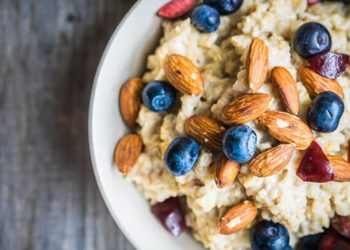 Benefits of Oats: रोज सुबह करें अपने दिन की शुरूआत हेल्दी ब्रेकफास्ट ओट्स के साथ, जानें 4 बेमिसाल फायदे