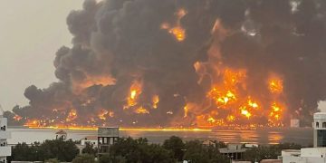 Israel-yemen : इजरायल ने खाई हूतियों को मारने की कसम…नेतन्याहू का यमन पर जबरदस्त प्रहार, 2 बंदरगाह हुए तबाह