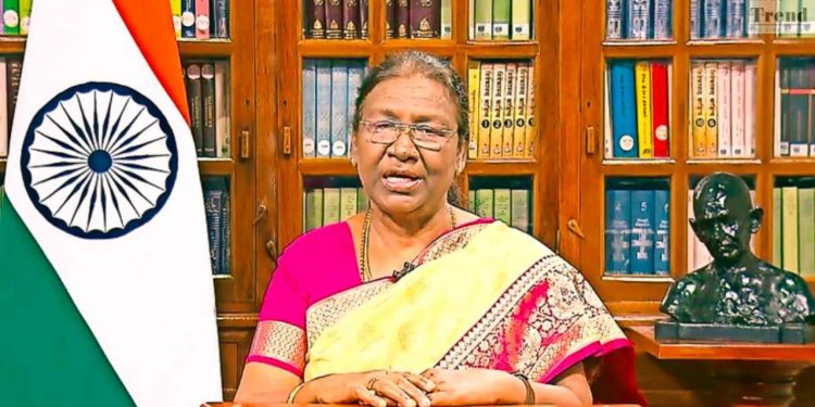 President vs Supreme Court : समय सीमा पर मचा बवाल…’पॉकेट वीटो’ वाले फैसले पर राष्ट्रपति मुर्मू का SC पर पलटवार