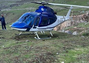 Kedarnath Helicopter Crash : केदारनाथ धाम में हेलीकॉप्टर की इमरजेंसी लैंडिंग, सभी यात्री सुरक्षित