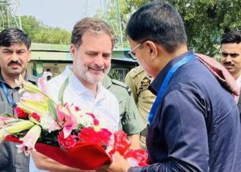 Jammu-Kashmir : जम्मू-कश्मीर के पुंछ पहुंचे राहुल गांधी, पाकिस्तान हमले के पीड़ित परिवारों से की मुलाकात