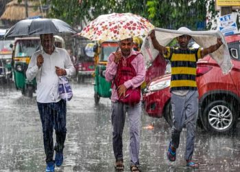 Delhi Weather:  दिल्ली वालों पर मौसम हुआ मेहरबान…31 मई तक बारिश, आंधी-तूफान भयंकर अलर्ट