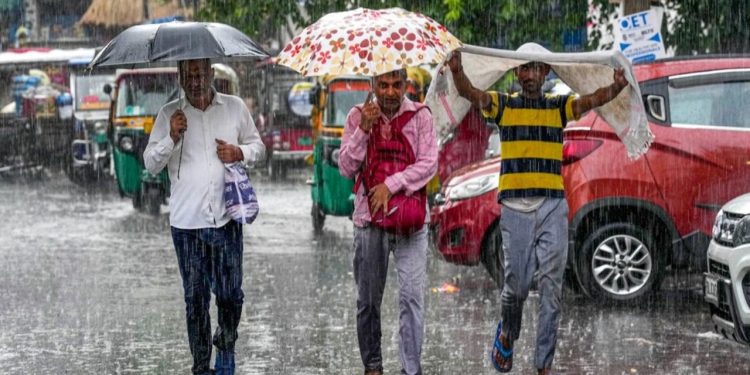 Delhi Weather:  दिल्ली वालों पर मौसम हुआ मेहरबान…31 मई तक बारिश, आंधी-तूफान भयंकर अलर्ट
