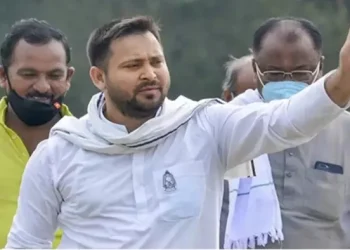 Tejashwi Yadav : बाल-बाल बचे तेजस्वी यादव…सुरक्षा व्यवस्था में बड़ी चूक, काफिले को ट्रक ने मारी टक्कर