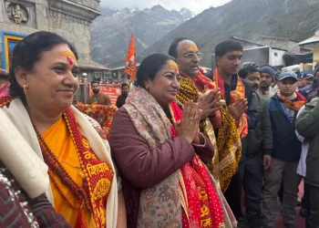 Kedarnath Temple: केदारनाथ धाम पहुंची दिल्ली की सीएम रेखा गुप्ता, परिवार संग की पूजा-अर्चना 
