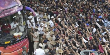 Bengaluru Stampede: बेंगलुरु भगदड़ का मामला पहुंचा हाईकोर्ट…पुलिस ने किया हैरान कर देने वाला खुलासा