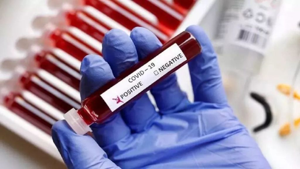 Covid ने फिर बढ़ाई चिंता… महाराष्ट्र में एक दिन सामने आए 53 नए केस, 27 लोगों की गई जान
