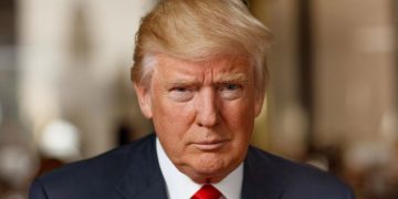 US Threat to Iran: डोनाल्ड ट्रंप ने दी खामेनेई को सीधी चेतावनी, “अगर हम पर हमला किया तो…”