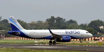 Indigo plane emergency landing: इंडिगो विमान की नागपुर में हुई इमरजेंसी लैंडिंग, बम की धमकी के बाद लिया गया एक्शन