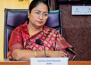 Delhi : मनीष सिसोदिया के खिलाफ ACB समन पर सीएम रेखा गुप्ता ने दी प्रतिक्रिया, कहा “कुकर्म की सजा भुगतनी होगी…”