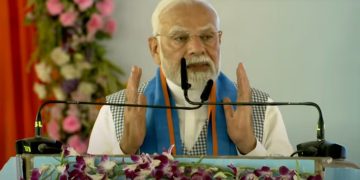 PM Modi : बिहार की धरती पर गरजे पीएम मोदी, बोले- “बिहार से जंगलराज का सफाया”