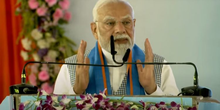 PM Modi : बिहार की धरती पर गरजे पीएम मोदी, बोले- “बिहार से जंगलराज का सफाया”