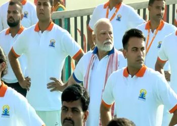 Yoga Day 2025: “योग ने पूरी दुनिया को जोड़ा…” विशाखापट्टनम से PM मोदी का योग पर संदेश
