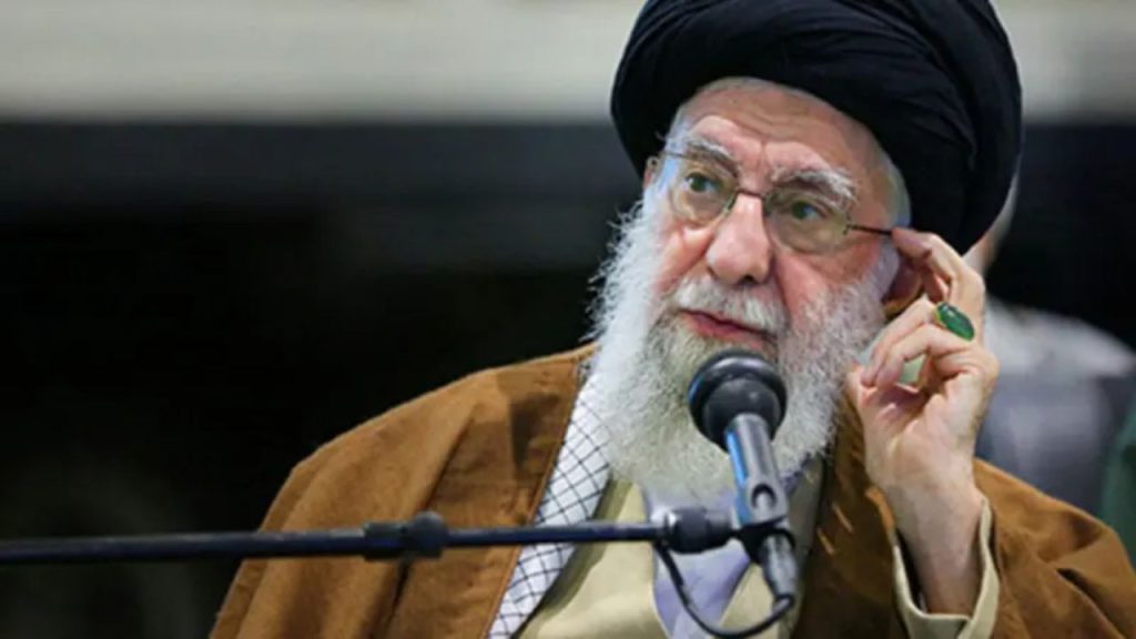 Iran Warns America : अमेरिका ने किया हमला तो ईरान ने दे डाली चेतावनी, बोले- ‘तुमने शुरू किया, हम खत्म करेंगे’