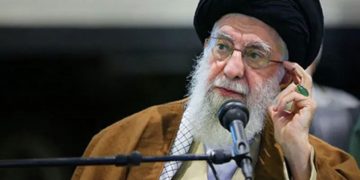 Iran Warns America : अमेरिका ने किया हमला तो ईरान ने दे डाली चेतावनी, बोले- ‘तुमने शुरू किया, हम खत्म करेंगे’