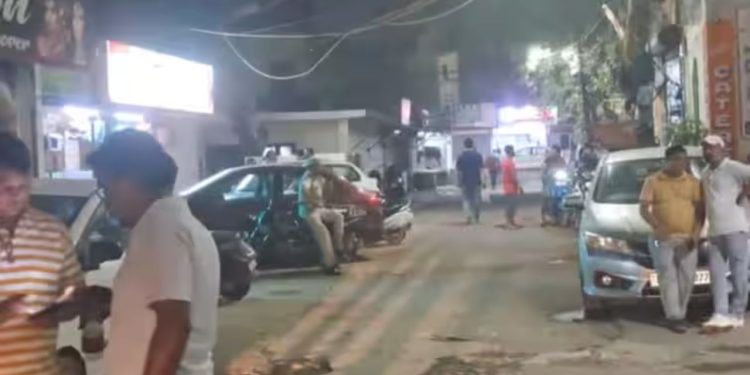 Delhi : कालका जी में दबंगों ने की बेखौफ गोलीबारी…21 साल का युवक हुआ घायल