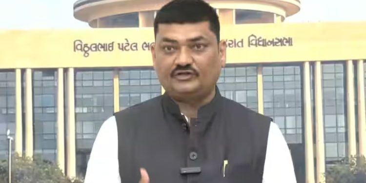 Umesh Makwana : गुजरात में AAP की जीत का जश्न अधूरा, इस विधायक के इस्तीफे ने बढ़ाई टेंशन!