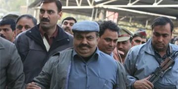 Atiq Ahmed : माफिया अतीक का साया बरकरार…मौत के बाद भी गैंग का आतंक जारी, साढ़ू समेत 8 पर रंगदारी का केस