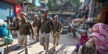 Delhi: राजधानी से घरे गए 18 अवैध बांग्लादेशी….गिरफ्तार लोगों में 5 ट्रांसजेंडर भी शामिल