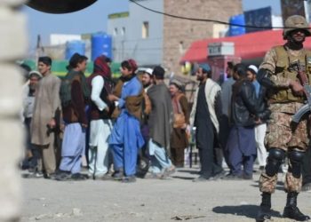 Pakistani: पाकिस्तान में सेना काफिले पर हुआ सुसाइड अटैक…13 जवानों की मौत, 10 घायल