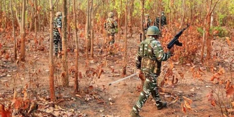 Chhattisgarh: सुकमा में नक्सलियों ने किया IED ब्लास्ट…ASP आकाश हुए शहीद, कई पुलिसकर्मी घायल