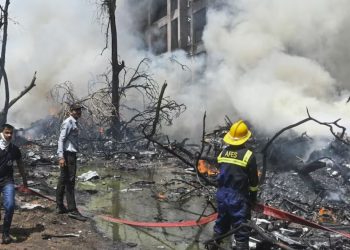 Ahmedabad Plane Crash : हादसे वाली जगह पहुंचे पीएम मोदी, क्रैश साइट का ले रहे जायजा