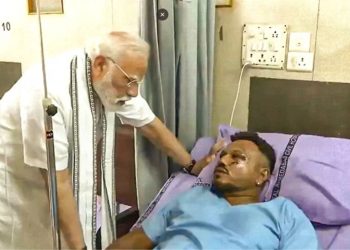 Air India Plane Crash: जाको राखे साइयां…मौत के मुंह से निकलर आए रमेश विश्वास, PM मोदी ने की पीड़ुुित से मुलाकात