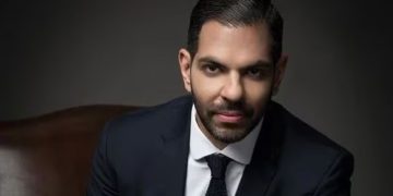 Sunjay Kapur Death: संजय कपूर के अंतिम संस्कार में क्यों हो रही देरी? वजह जान हो जाएंगे हैरान