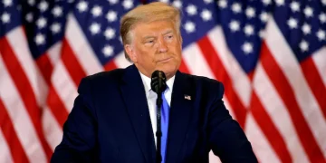 Donald Trump: अफगान, ईरान, सूडान समेत 12 देशों के नागरिकों पर अमेरिका में बैन, आखिर ट्रंप ने क्यों लिया इतना बड़ा फैसला?
