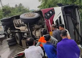 HRTC Bus Accident : भारी बारिश के चलते नालागढ़ में गिरी हिमाचल रोडवेज की बस, 44 लोग घायल