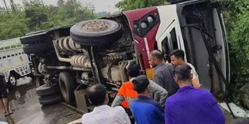 HRTC Bus Accident : भारी बारिश के चलते नालागढ़ में गिरी हिमाचल रोडवेज की बस, 44 लोग घायल