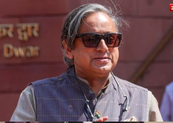 ‘मौन व्रत, मौन व्रत…’, संसद में बोलने वालों की लिस्ट में नाम न शामिल होने पर हंसते हुए बोले शशि थरूर