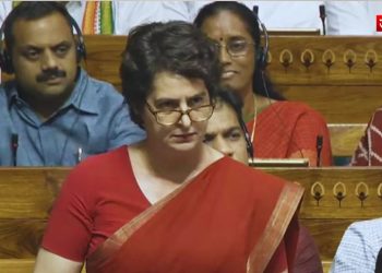 “गृह मंत्री ने मेरी मां के आंसुओं के बारे में भी बात की… लेकिन कभी ये नहीं बताया कि सीज़फायर क्यों हुआ…”? प्रियंका गांधी ने सुरक्षा पर उठाए सवाल