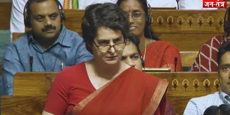 “गृह मंत्री ने मेरी मां के आंसुओं के बारे में भी बात की… लेकिन कभी ये नहीं बताया कि सीज़फायर क्यों हुआ…”? प्रियंका गांधी ने सुरक्षा पर उठाए सवाल